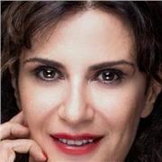 Attrice e cantante professionista impartisce lezioni di dizione uso della voce recitazione